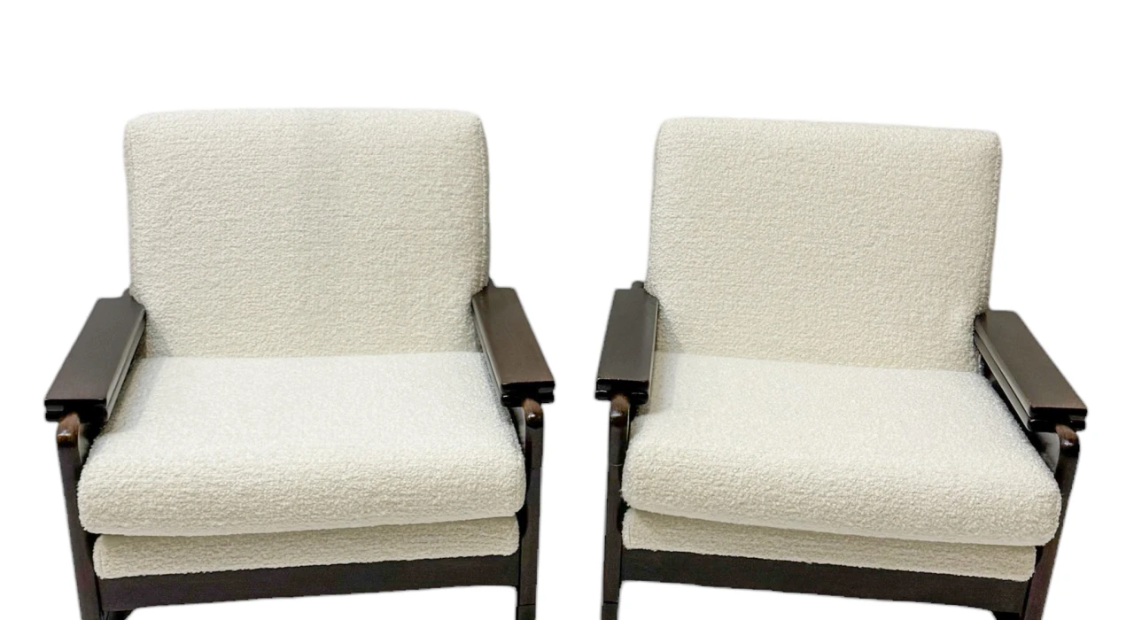 Mid-Century Modern Wenge Lounge Chairs with Bouclé Upholstery, 1970s